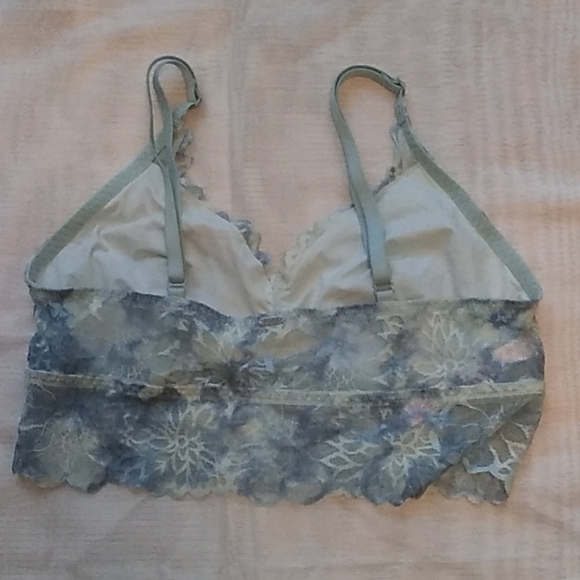 Bralette by VICTORA'S SECRET - Picture 4 of 5